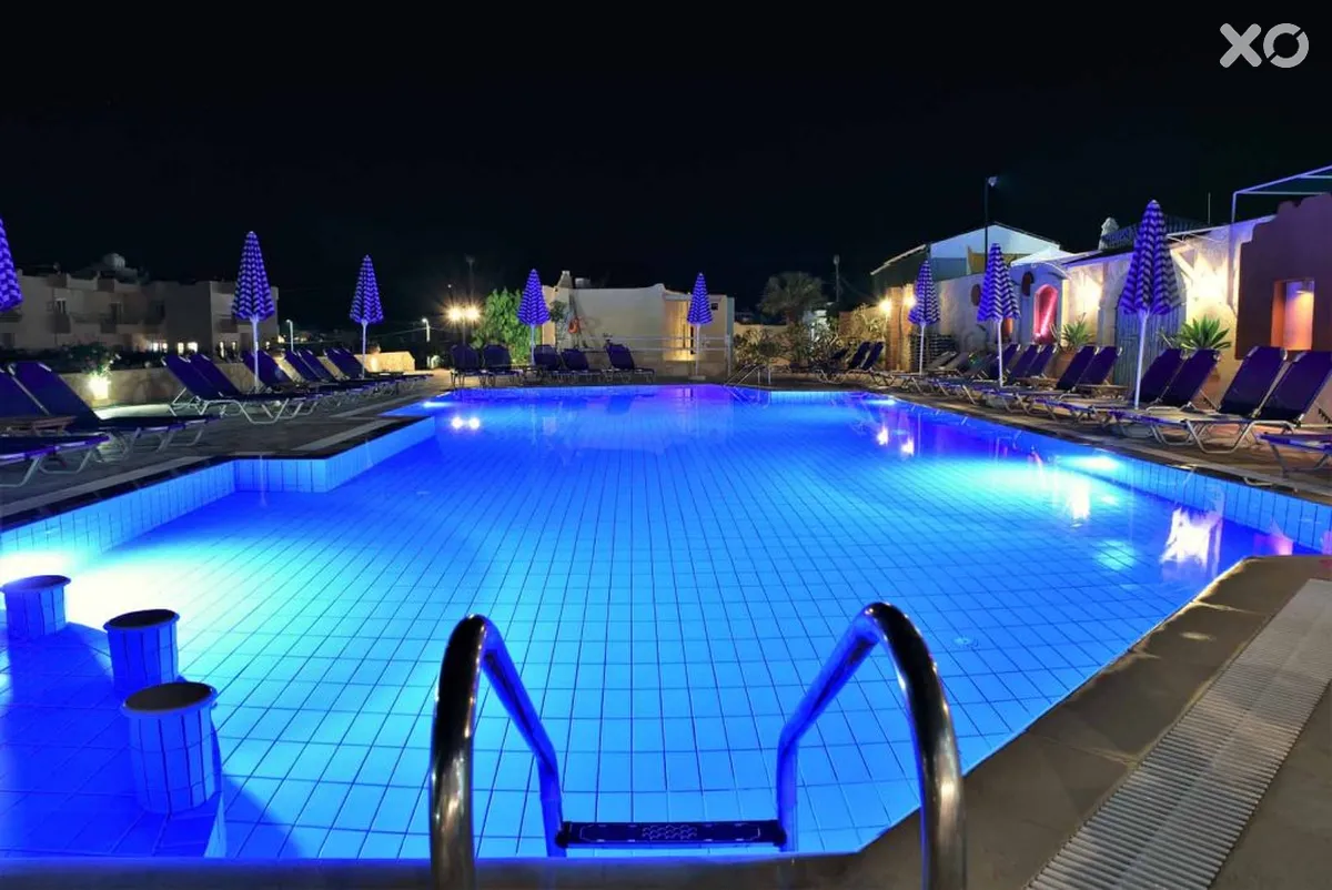 Golden Bay Studios & Apartments