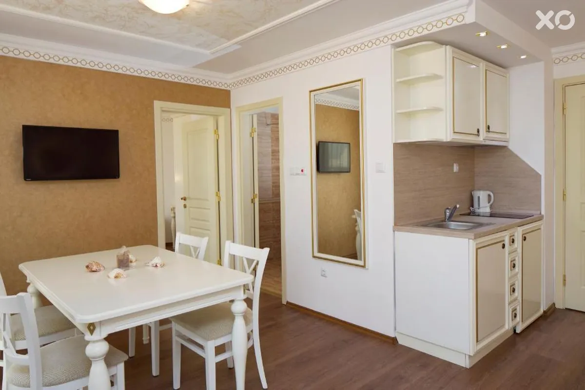 Golden Ina Hotel