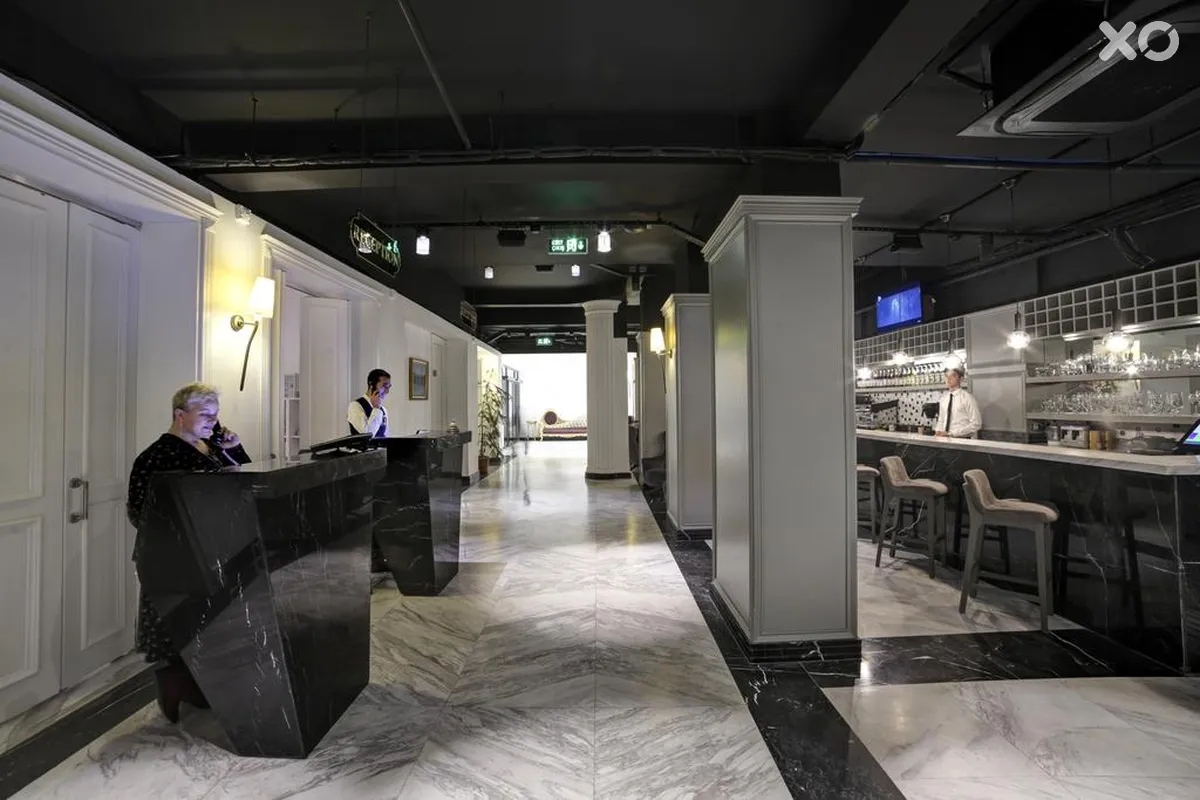 White Monarch Hotel