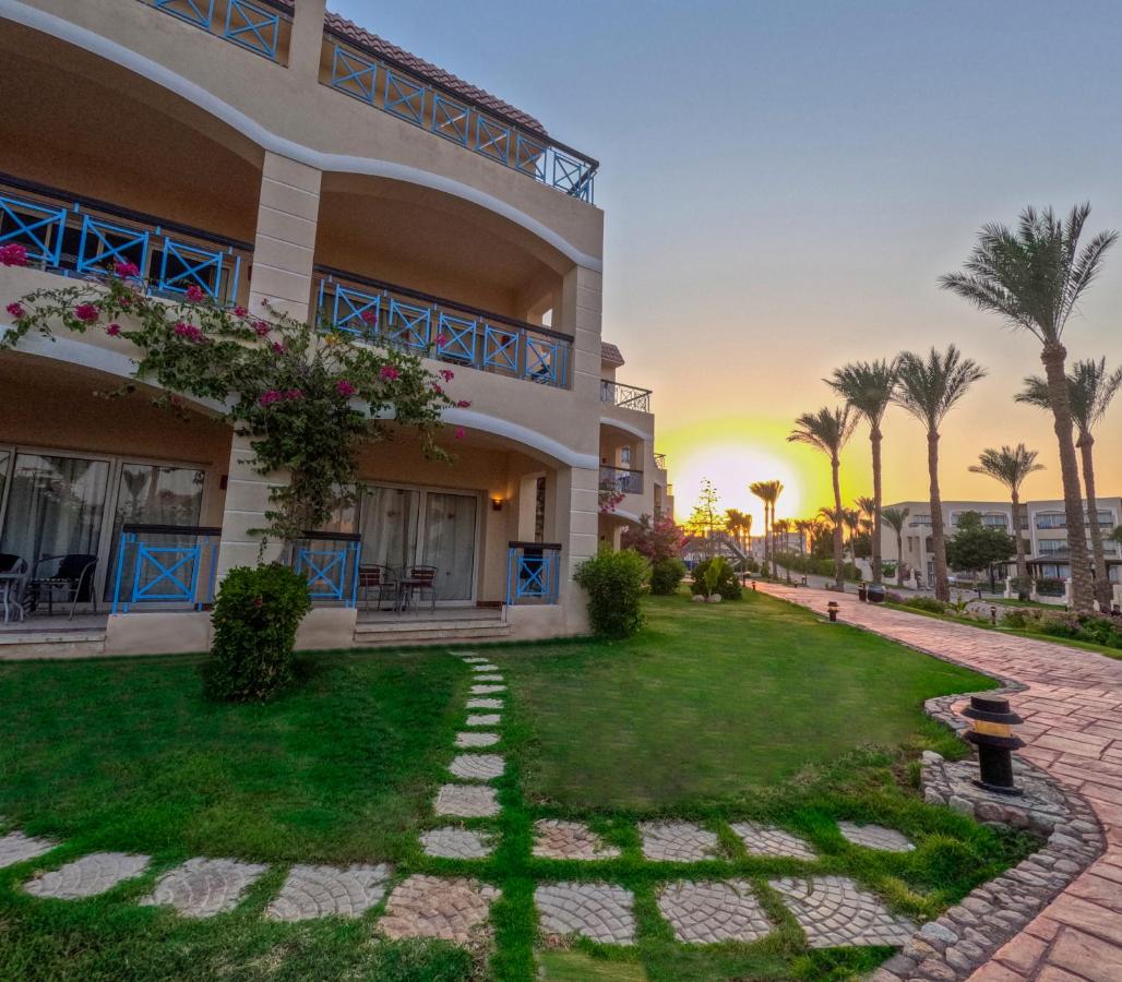 Ivy Cyrene Island Resort