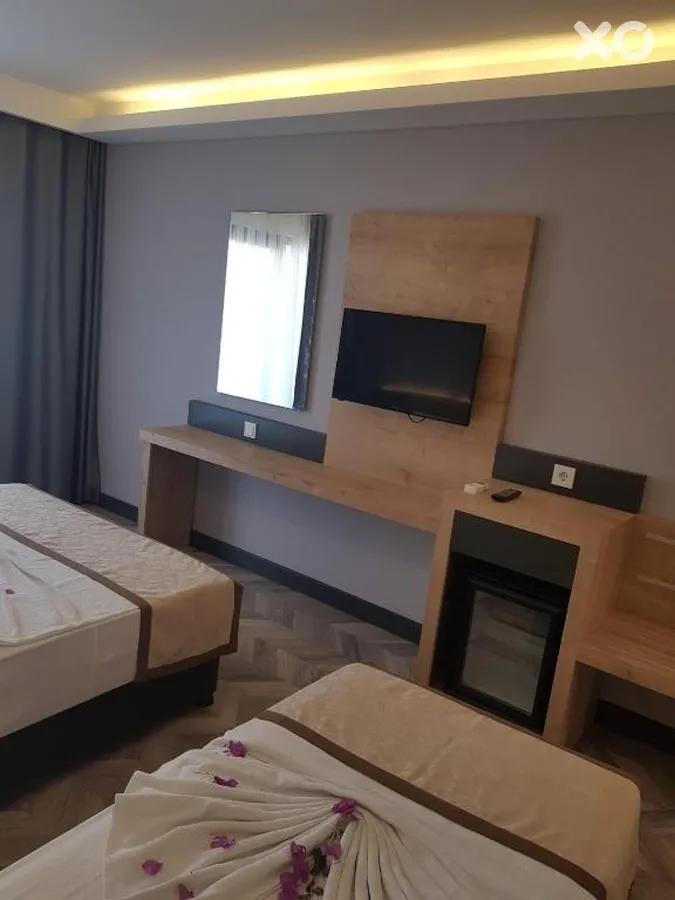 Clover Magic Park Side Hotel
