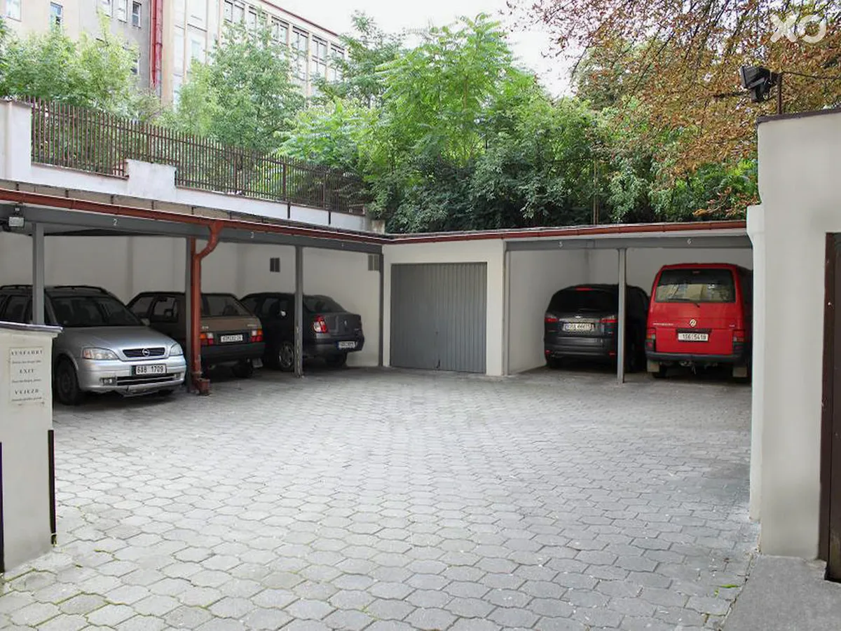 Tosca EA Hotel