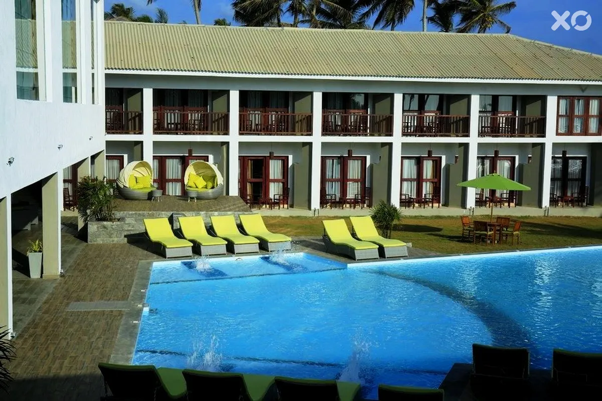 Avenra Beach Hotel