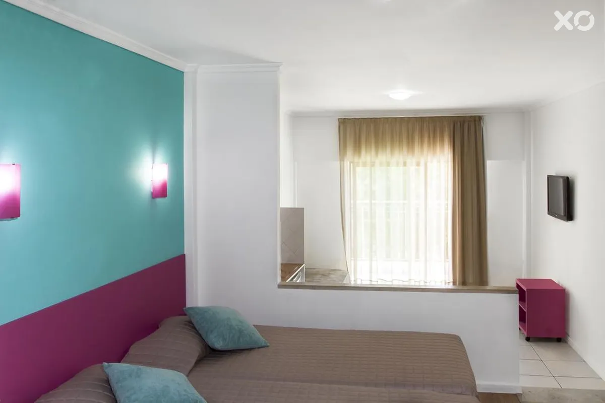 Bayside Salgados Hotel