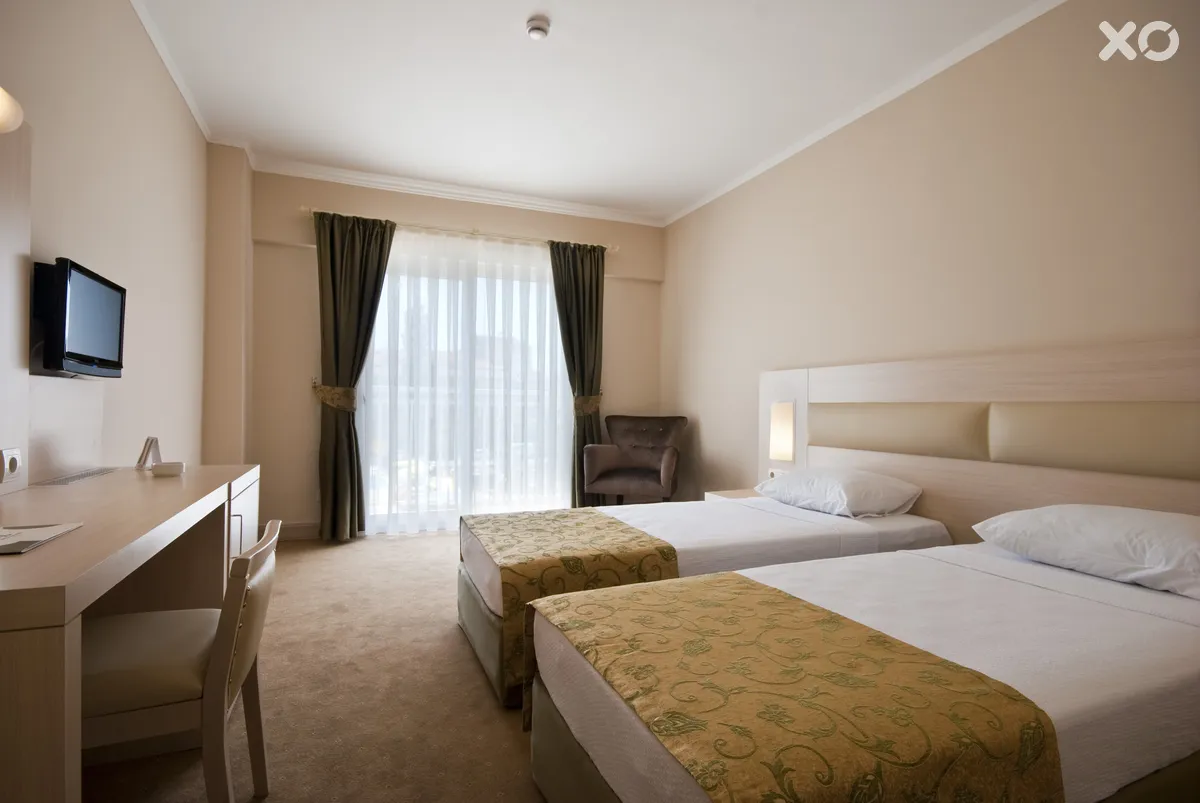 MG White Lilyum Hotel