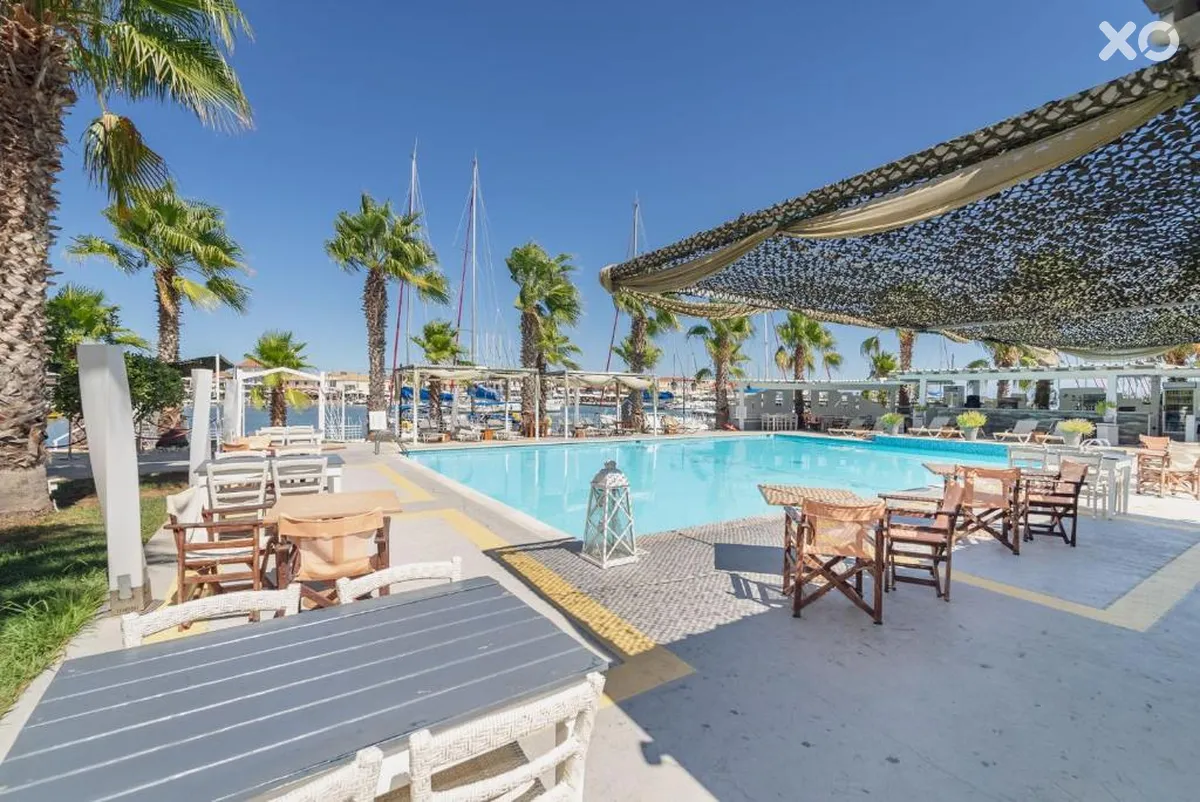 Ianos Hotel