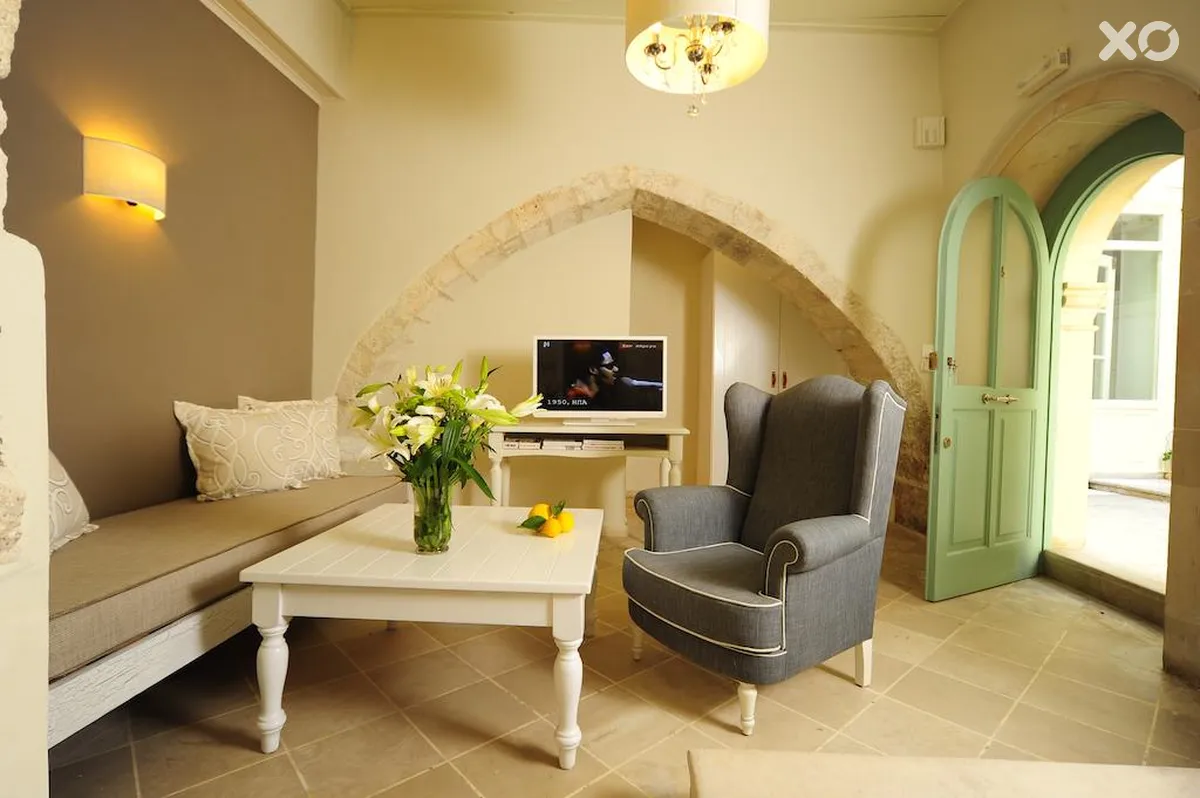 Mythos Suites Hotel