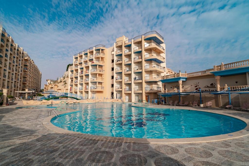 Sphinx Aqua Park Beach Resort