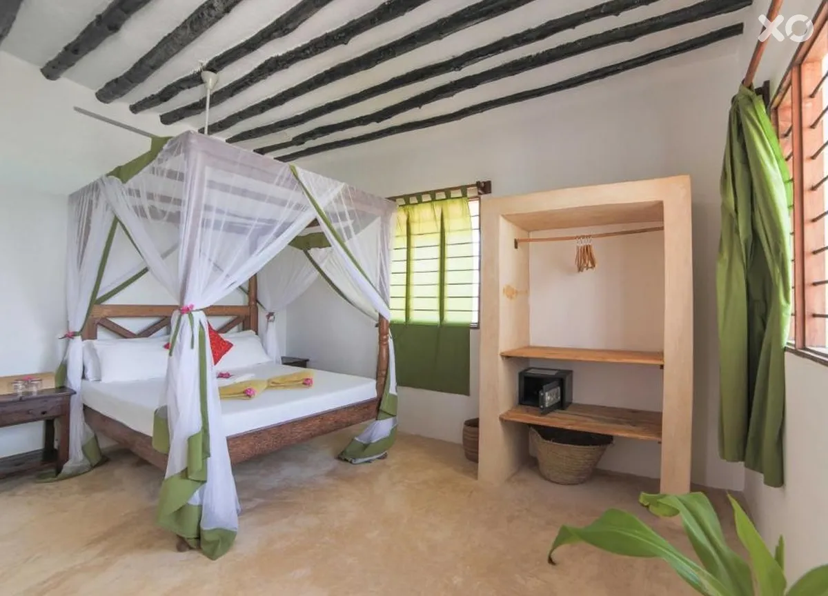 Red Monkey Beach Lodge