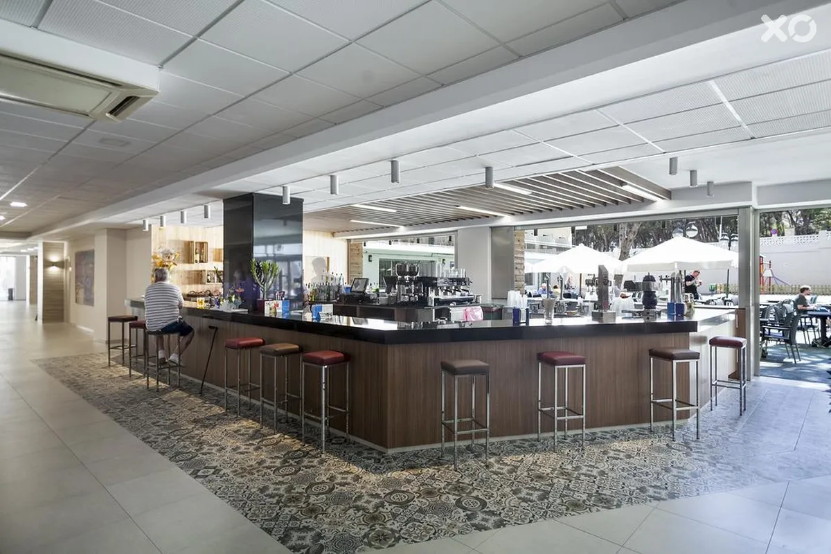 Oasis Park Hotel