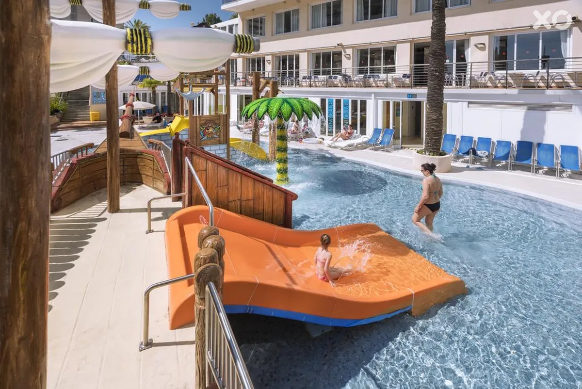 Oasis Park Splash Hotel