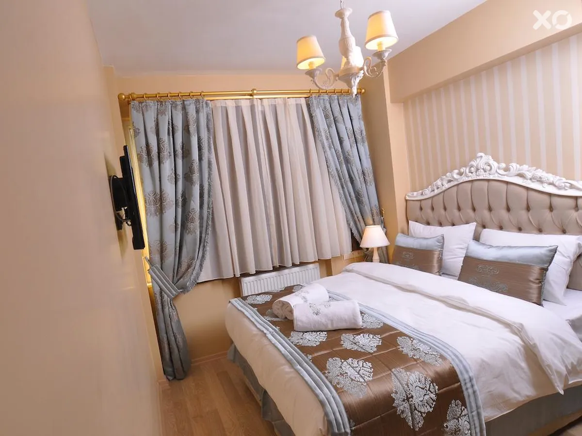 Divan-i Ali Hotel