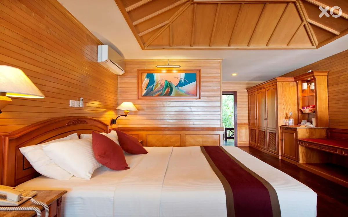 Royal Island Resort & Spa
