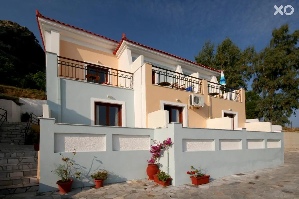 Clara Hotel
