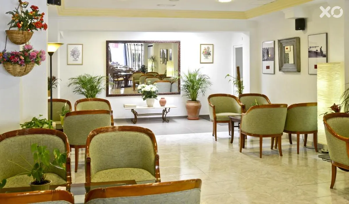 Amoros Hotel