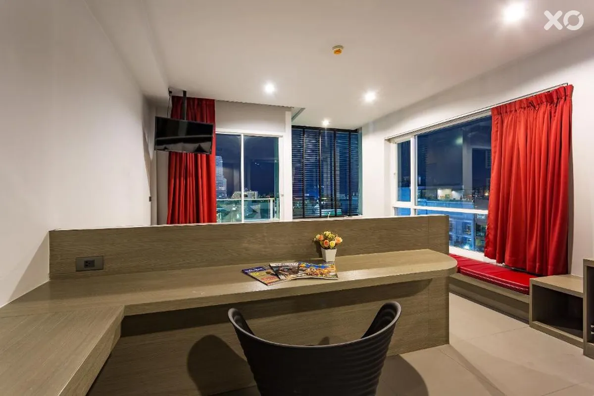Neon Patong Hotel