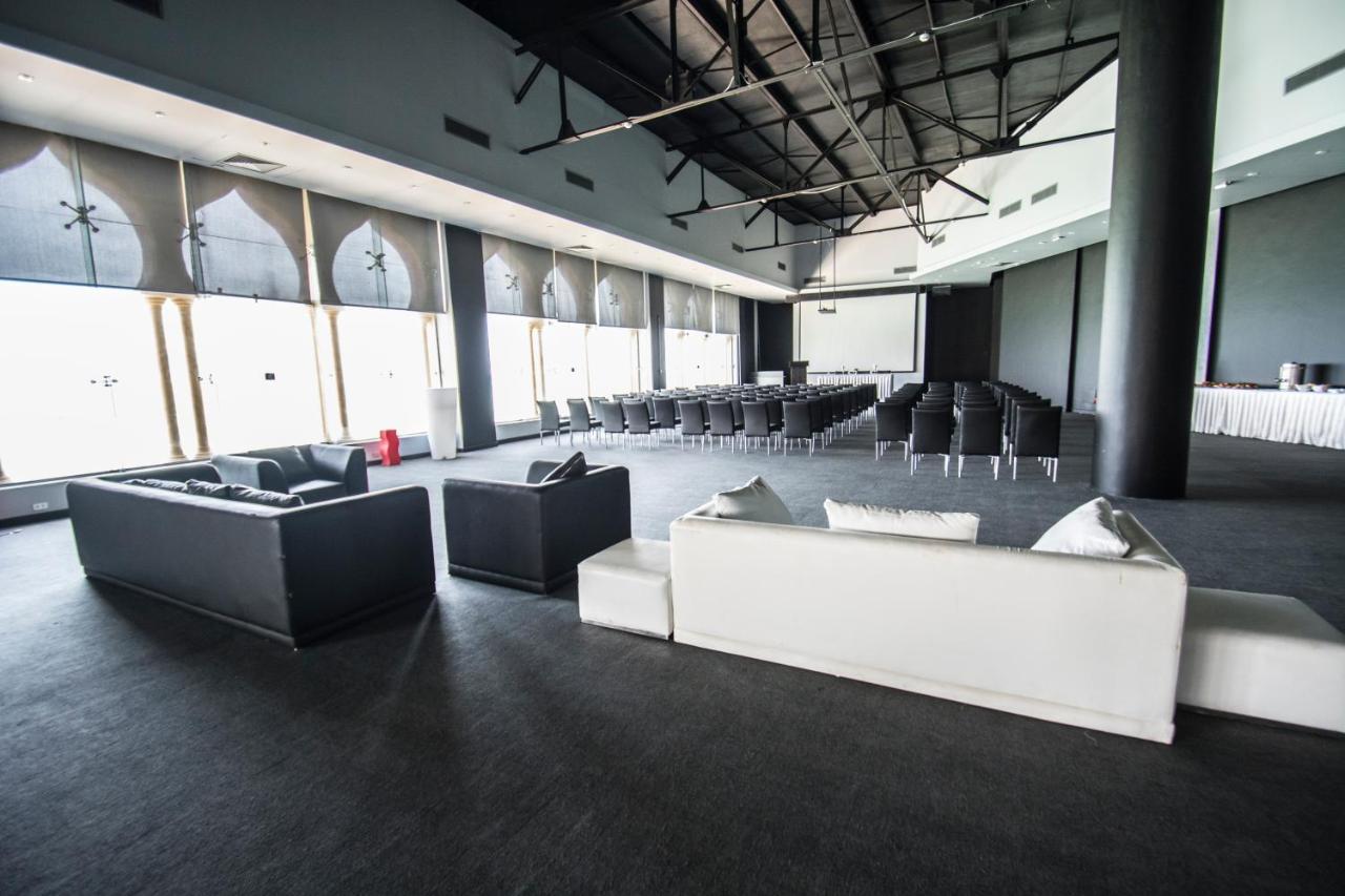 Sunny Days El Palacio