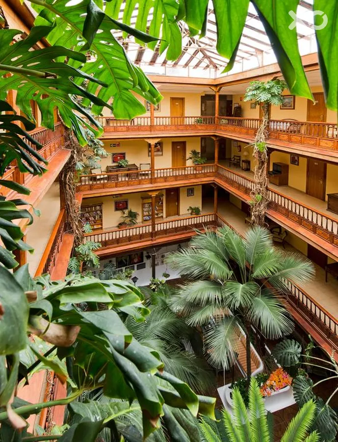 Monopol Hotel