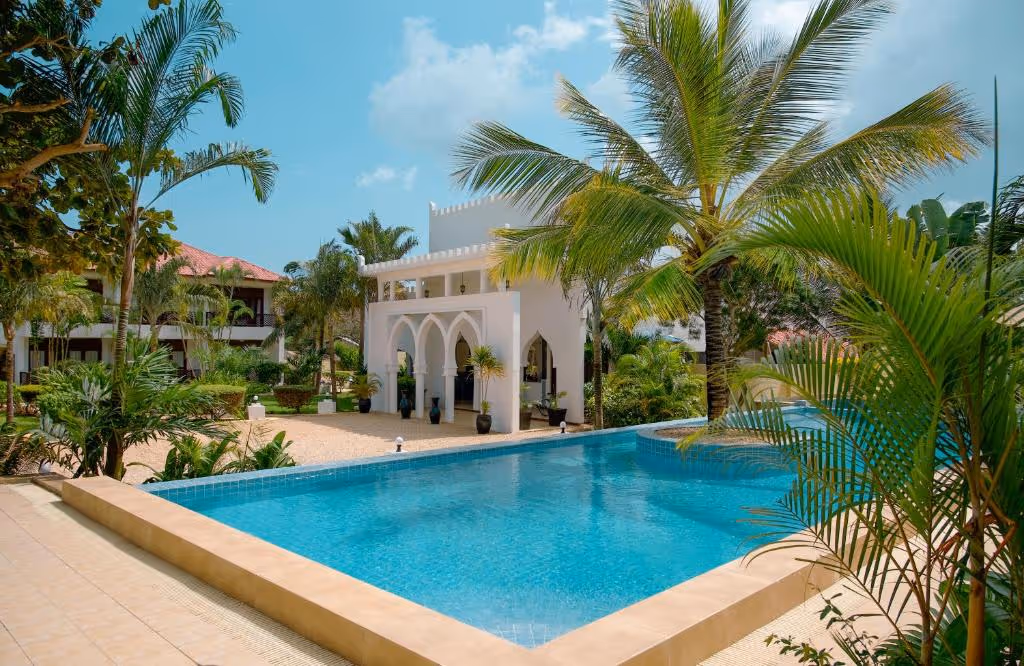 Занзібар для неквапливих канікул удвох! Пляж поруч, басейн та прогулянки садом