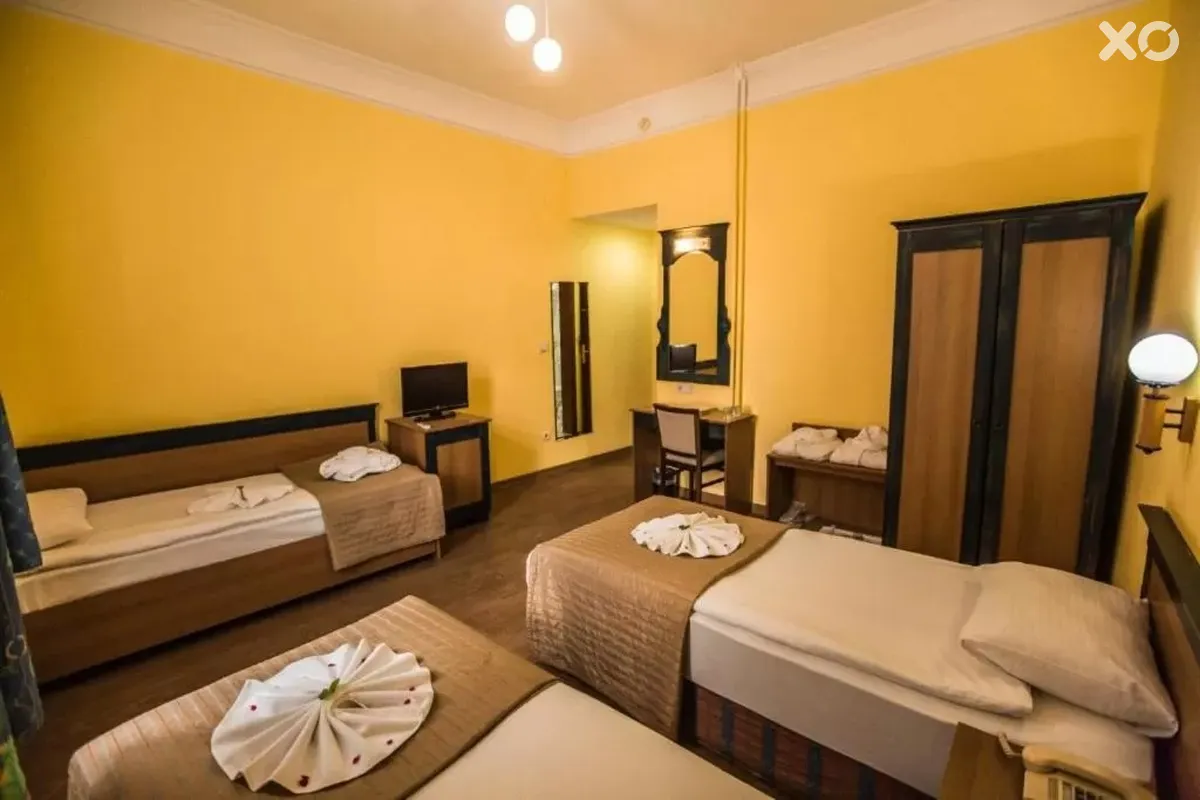 Tassaray Hotel