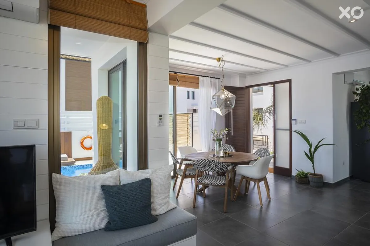 Louis Chris Le Mare Villa