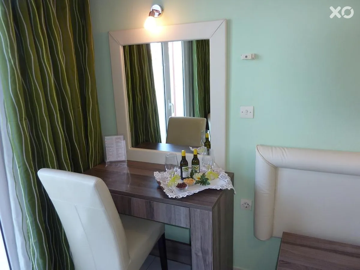 Oasis Hotel