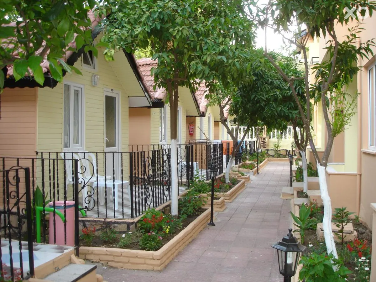 Sayanora Hotel