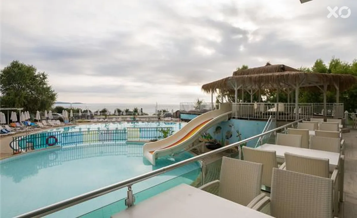 Perla Beach Resort Hotel