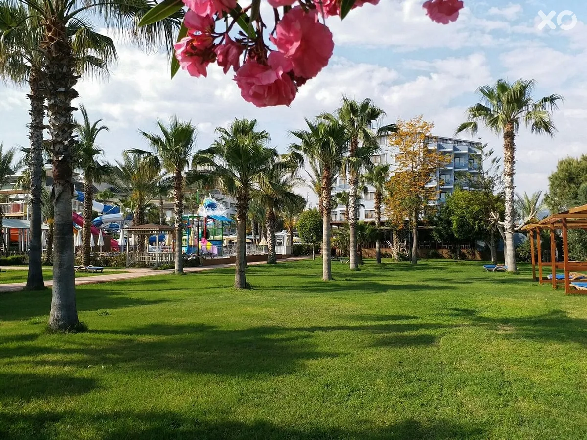 Caretta Beach Hotel