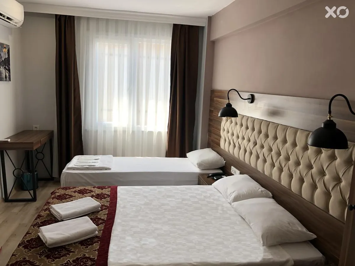 The Reina Hotel