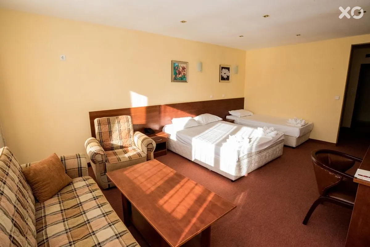 Avenue Hotel