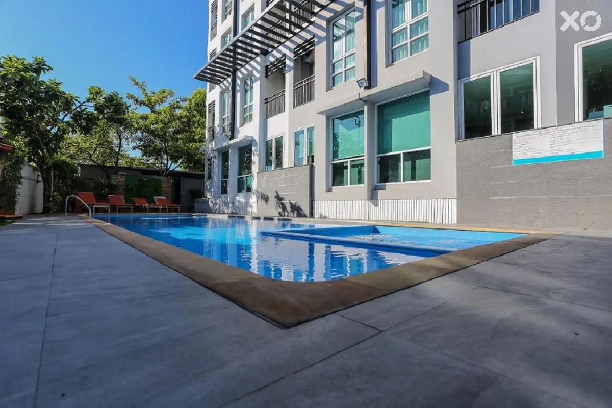 Crystal Suites Suvarnabhumi Airport