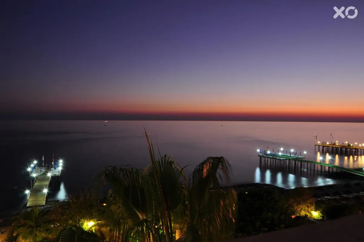 Anitas Beach Hotel