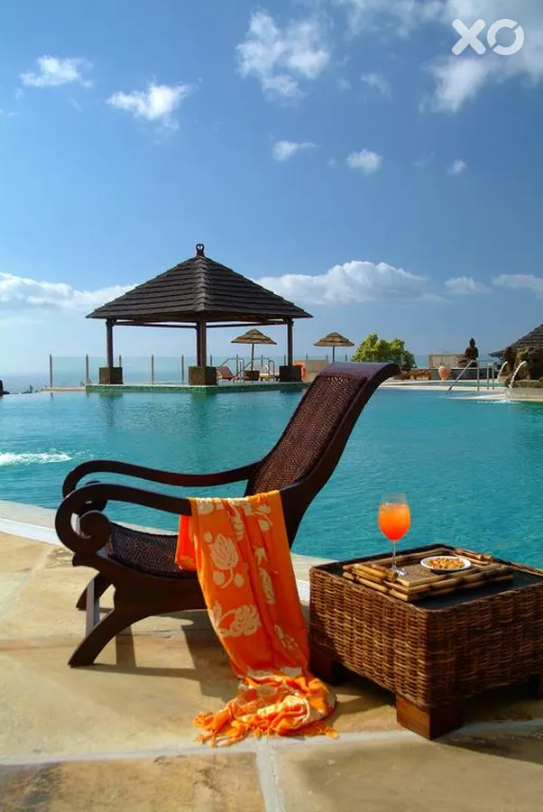 Regency Country Club Apartments & Suites