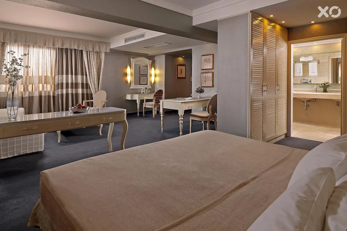 Alexandros Hotel