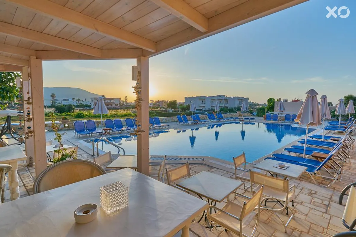 Golden Bay Studios & Apartments