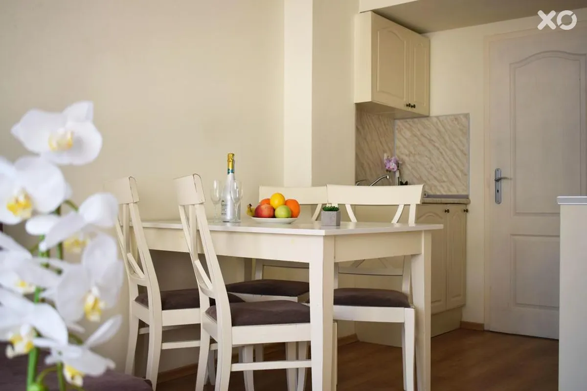 Flores Park Apartments