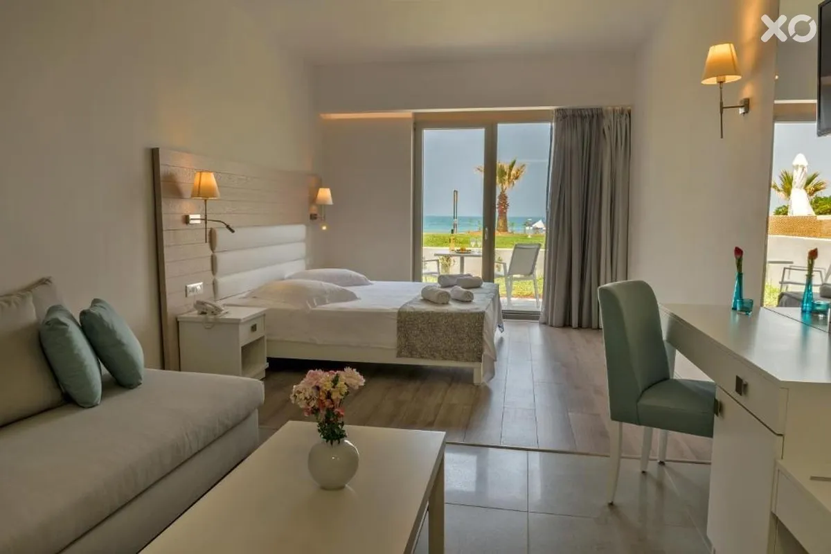 Iperion Beach Hotel