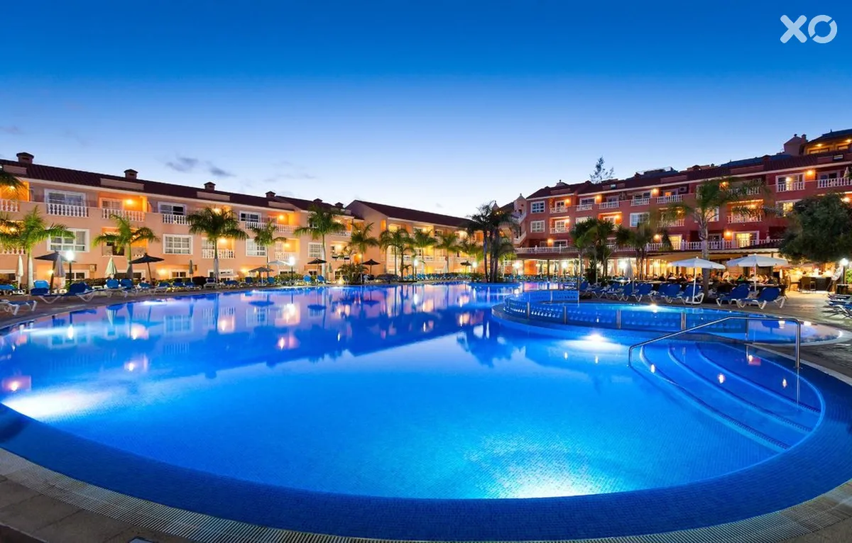 El Duque Aparthotel
