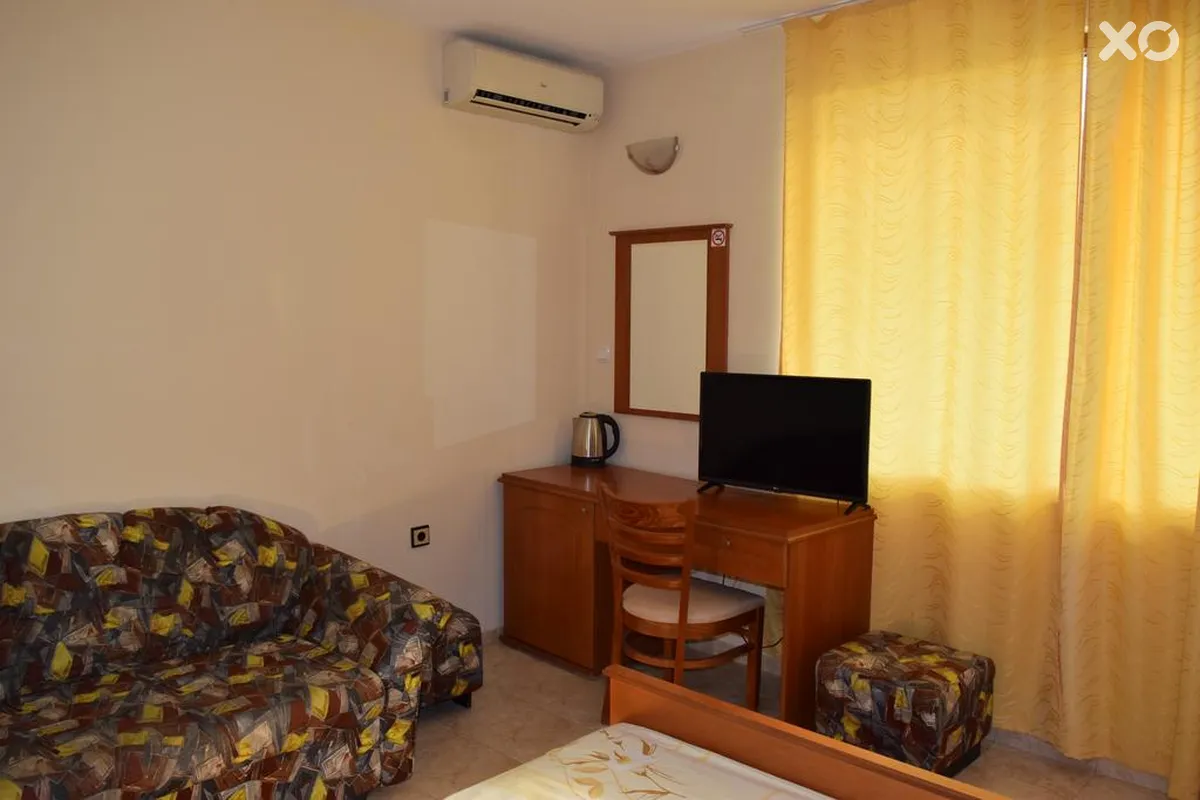 Chris Hotel