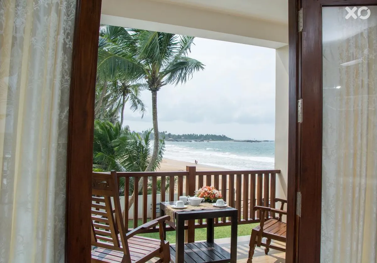 Sapphire Seas Beachfront Hotel
