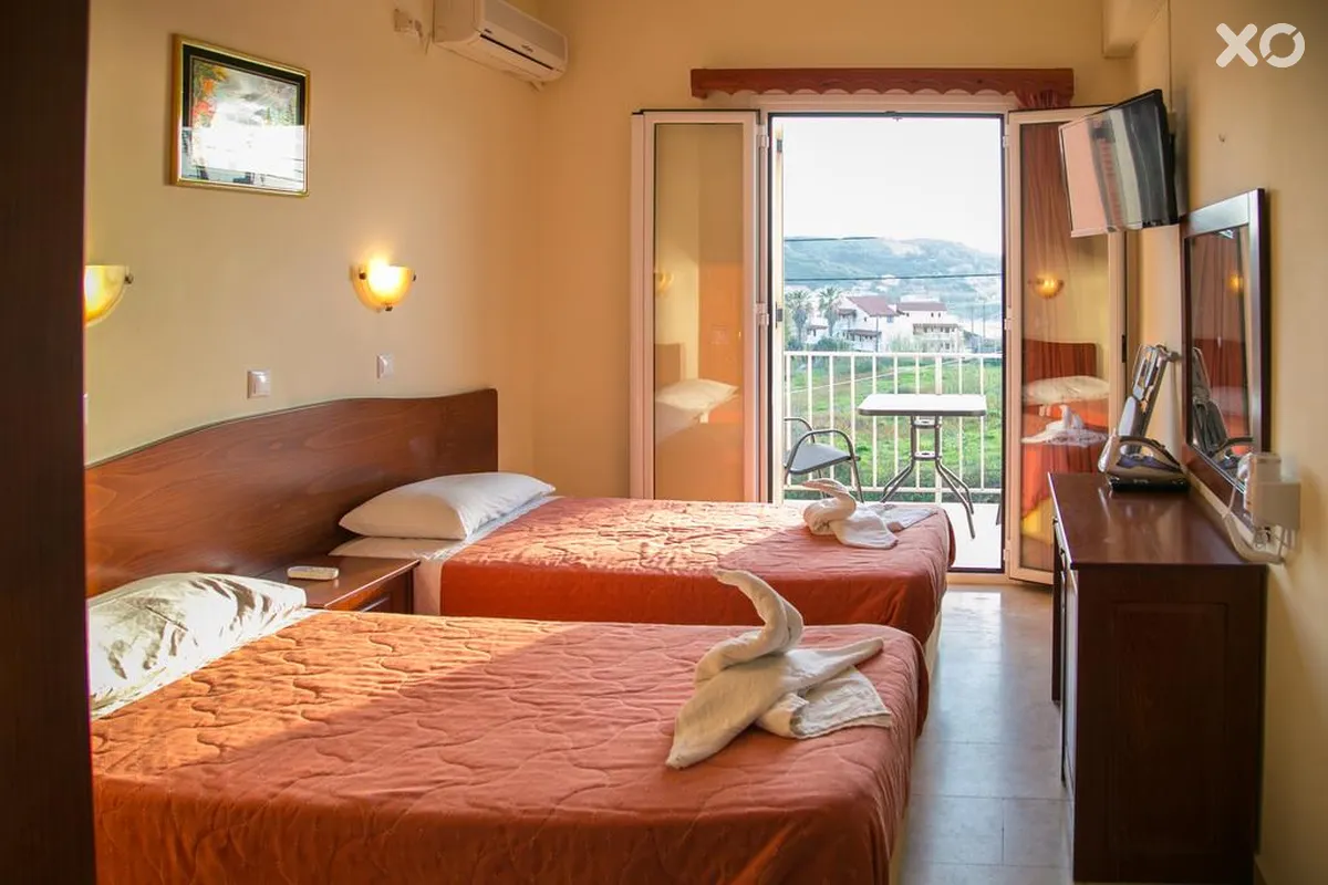 Kouros Apartments & Studios