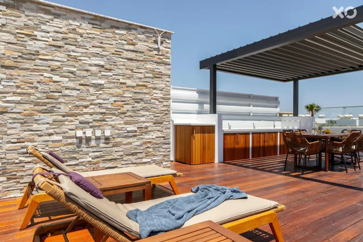 Louis Chris Le Mare Gold Villa