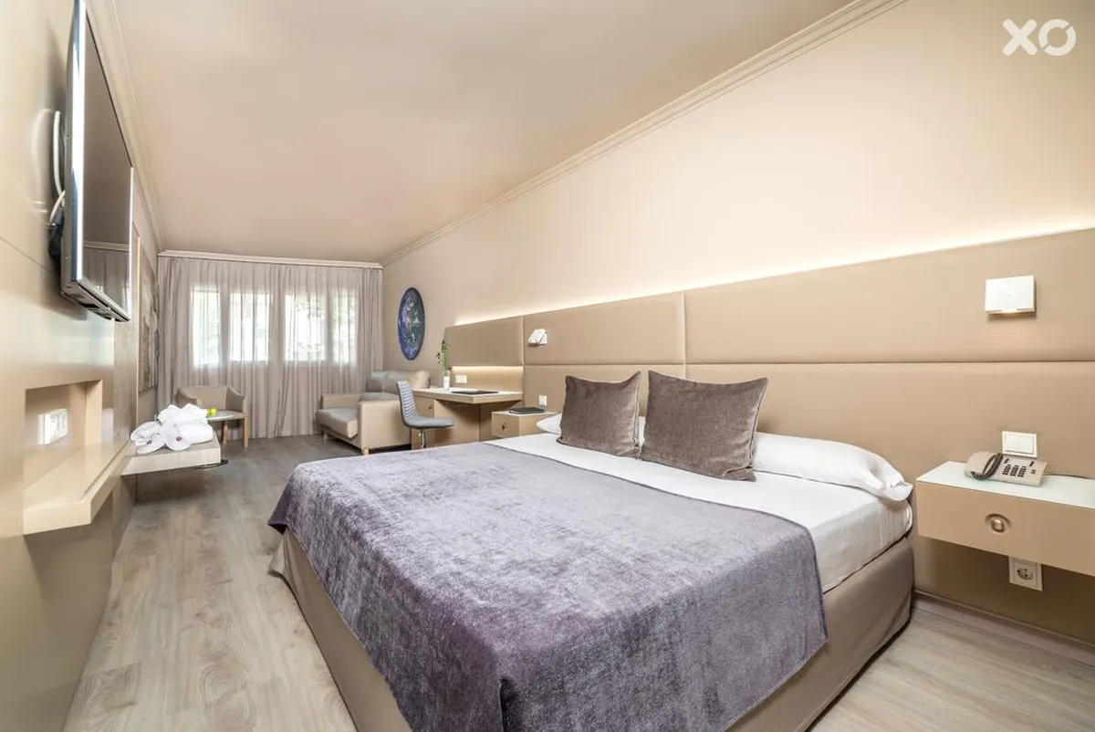 Salles Pere IV Hotel