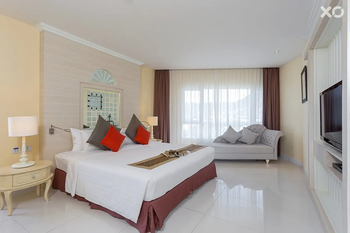 Andaman Embrace Patong