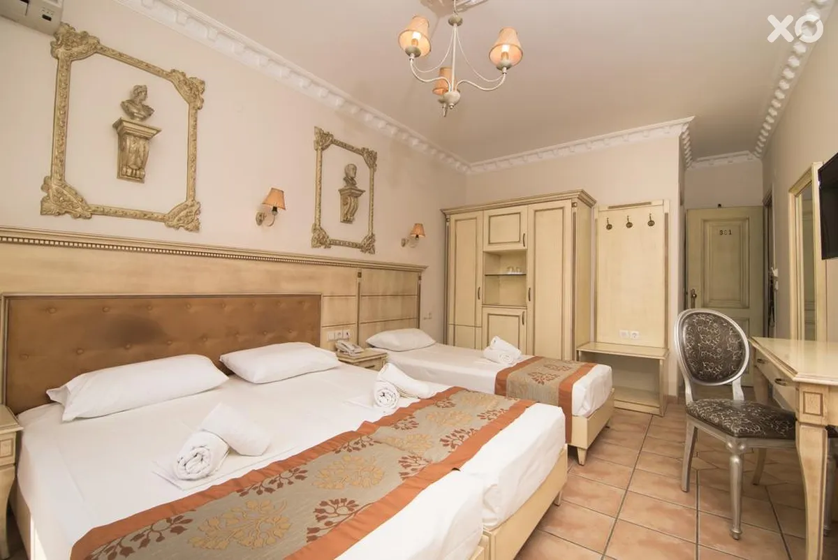 Parthenon Hotel