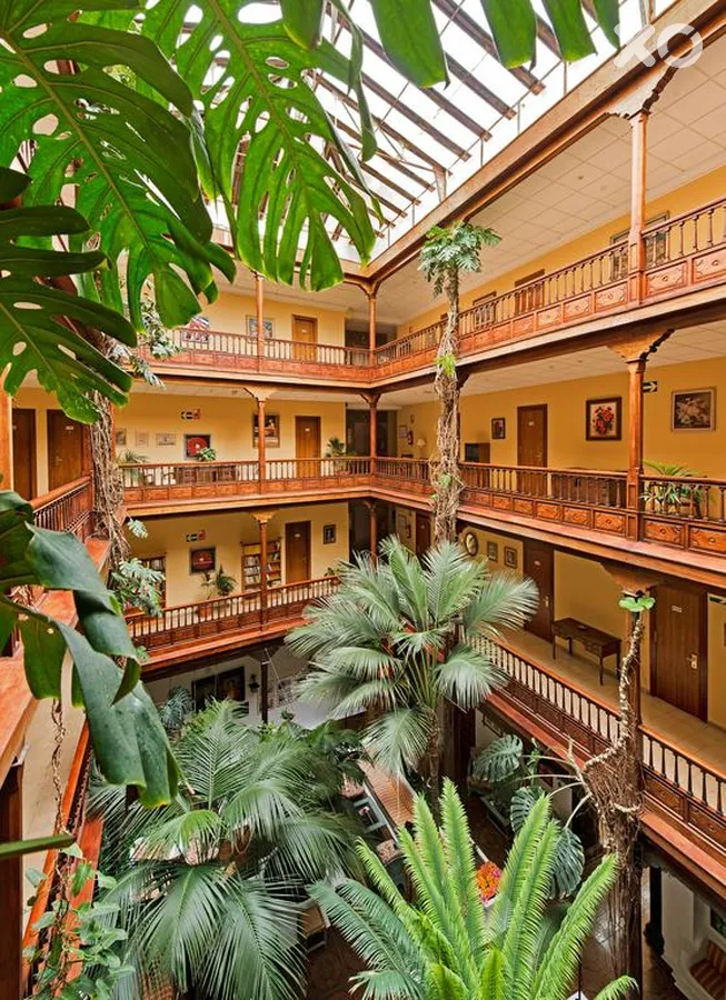Monopol Hotel