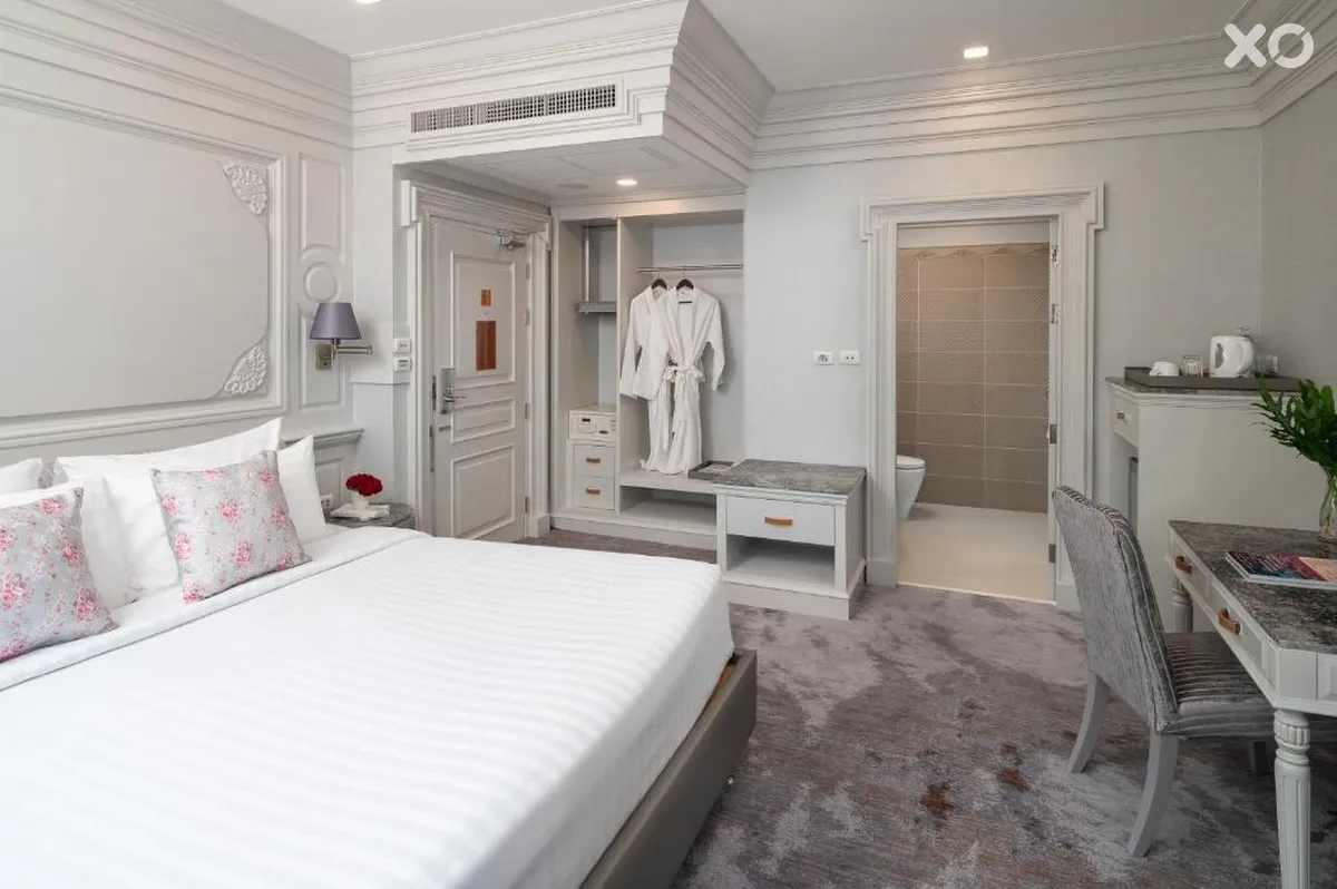 Kingston Suites