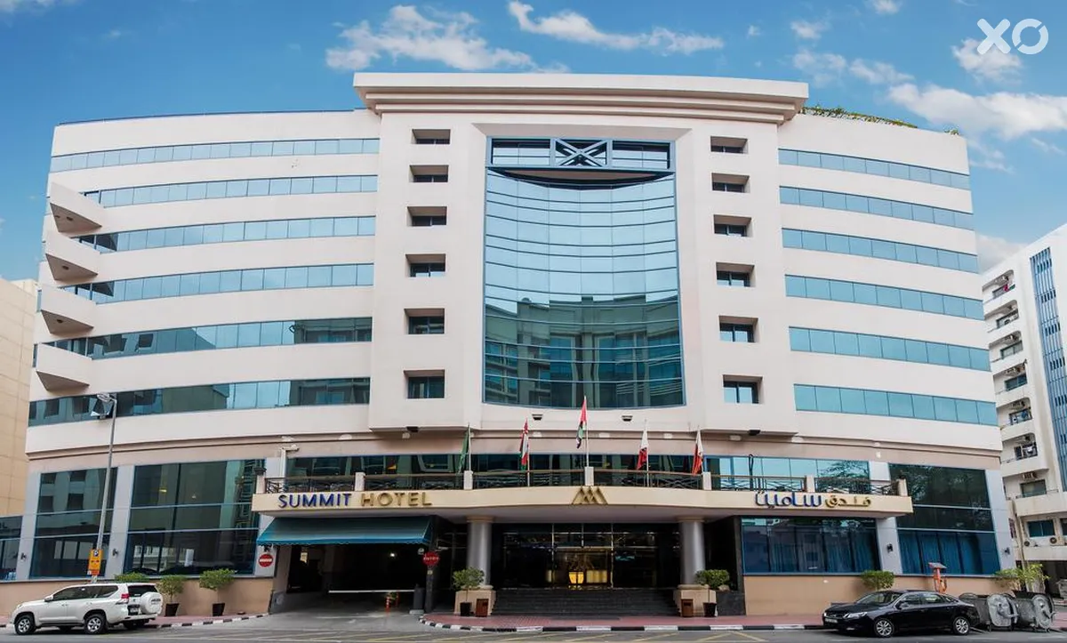 Landmark Summit Hotel