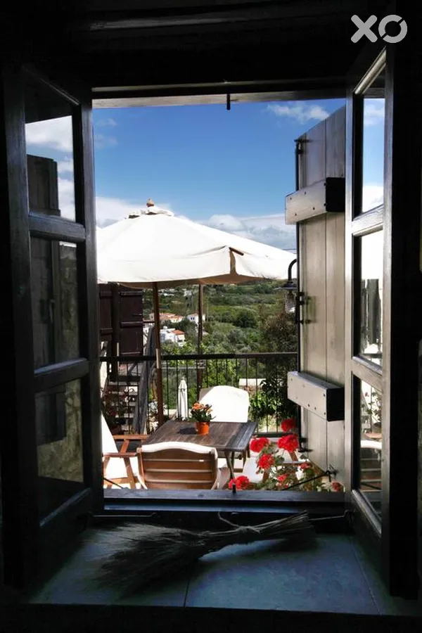 Leonidas Village Houses